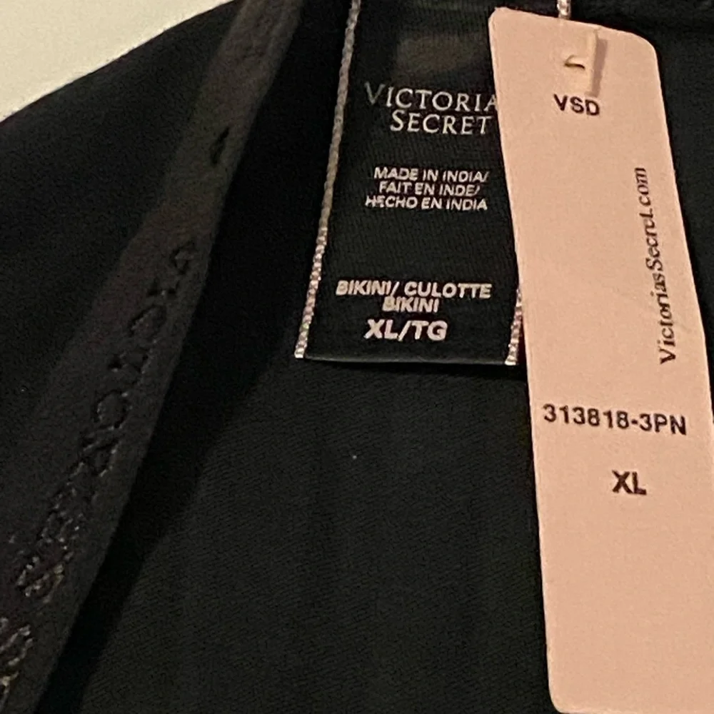 Victoria’s Secret Black 2016 Graphic In Silver Glitter Bikini